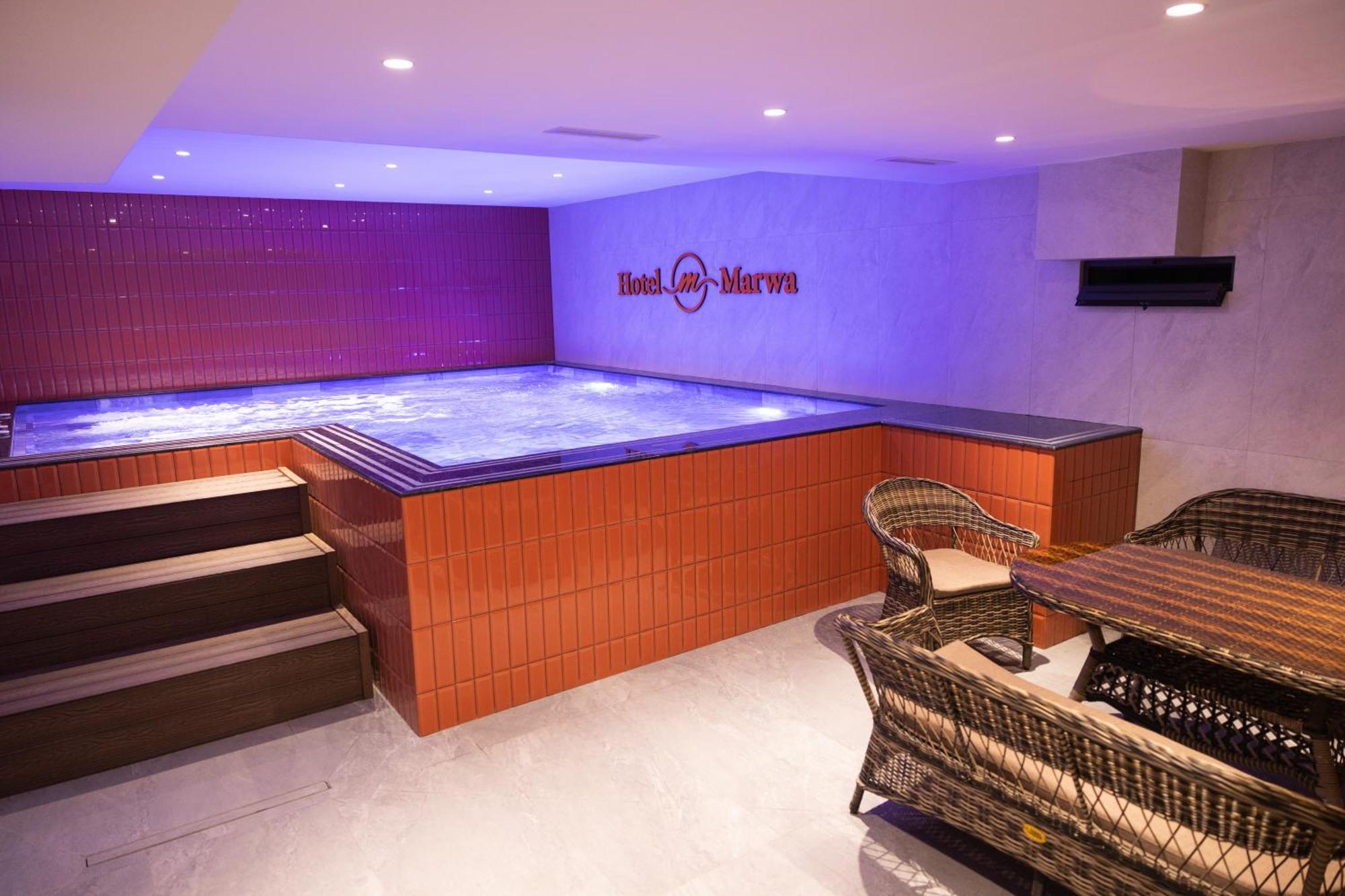 Hotel Marwa Tashkent Pool&Spa Exteriör bild